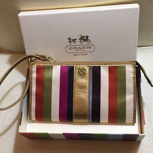Coach Zippy Wallet NEW